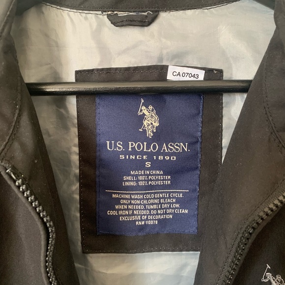 US Polo Assn. Windbreaker - Picture 5 of 8